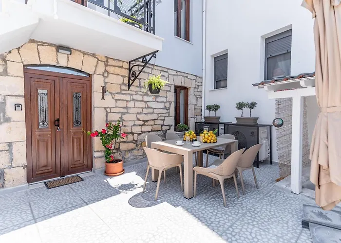 Ikia Katsani Villa *