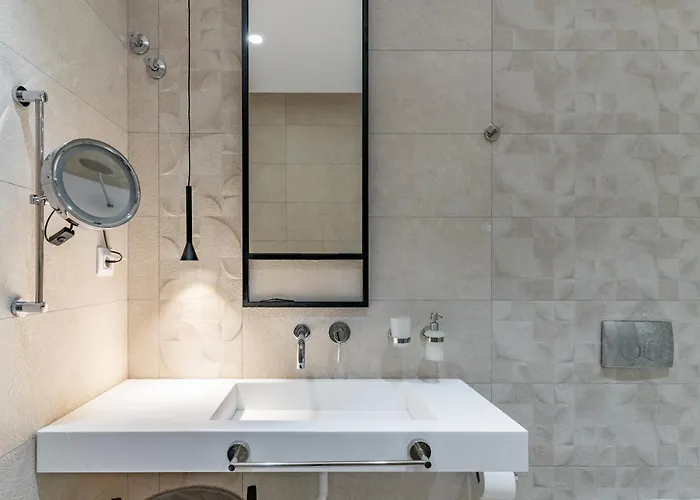 Ikia Katsani אפיטוס